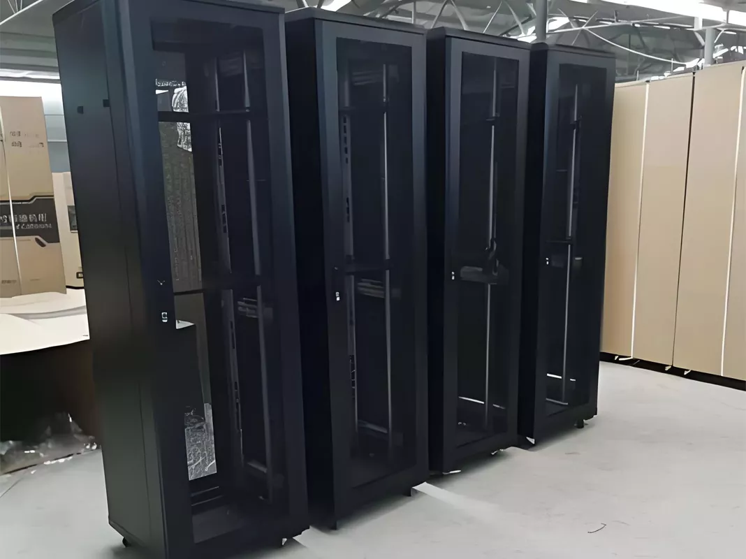 కంప్యూటర్ రూమ్ నెట్‌వర్క్ క్యాబినెట్