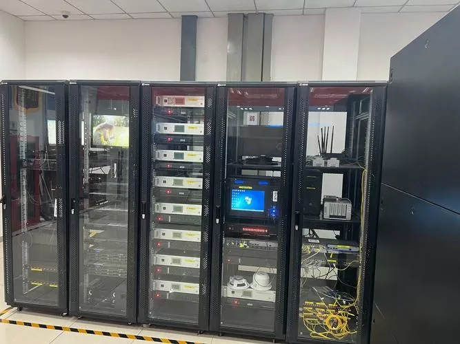 బలహీనమైన ప్రస్తుత మంత్రివర్గం